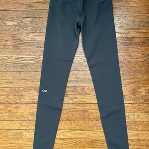 Alo leggings in space gray!
